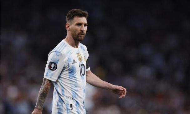 千年酒城奏响诗酒乐章 “让诗酒温暖每个人”荣耀盛典之夜在泸州举行